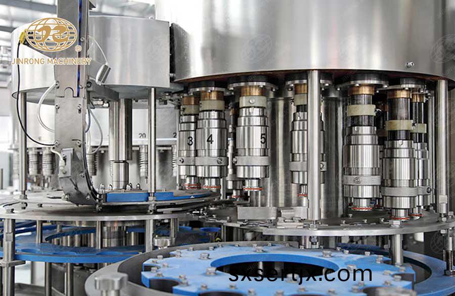 鑛(kuang)泉水(shui)灌(guan)裝生産(chan)線