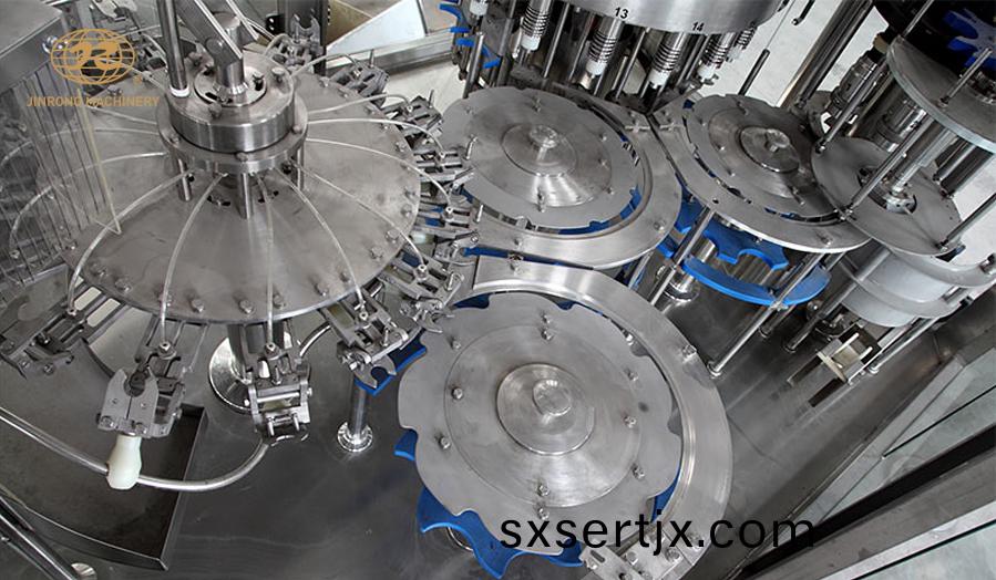 鑛泉(quan)水灌裝機(ji)