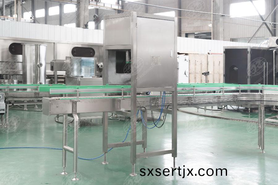 全自(zi)動拔蓋(gai)機