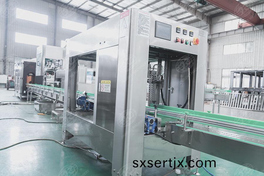 桶(tong)裝水(shui)套袋(dai)機(ji)