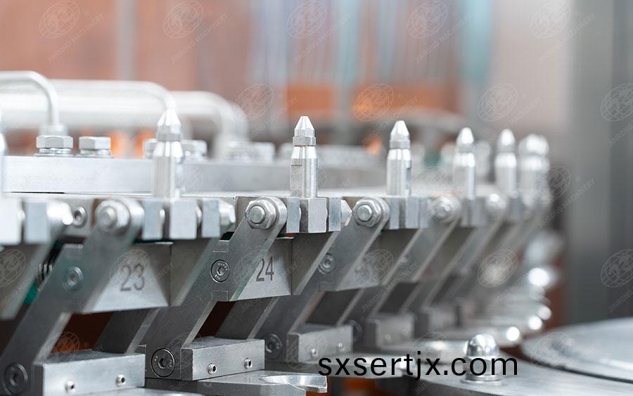 塑(su)料(liao)缾自動(dòng)菓(guo)汁灌裝機(jī)設(shè)備(bei)