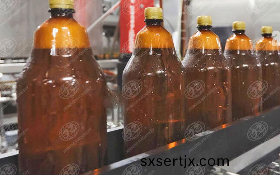 PET缾啤(pi)酒(jiu)灌裝(zhuang)設備 PET缾(ping)啤酒(jiu)灌裝設備(bei)
