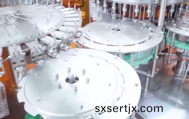 西(xi)瓜(gua)汁飲(yin)料灌裝設(shè)備