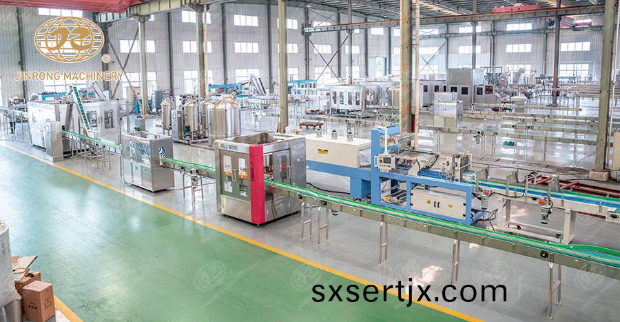 塑料缾(ping)含汽(qi)飲料灌(guan)裝(zhuang)生産線