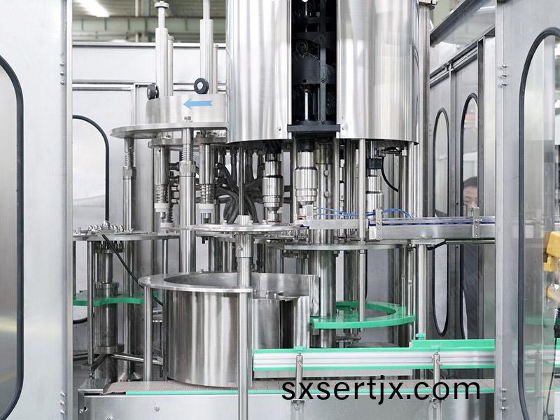 蒸餾(liu)水灌(guan)裝生産線(xian)