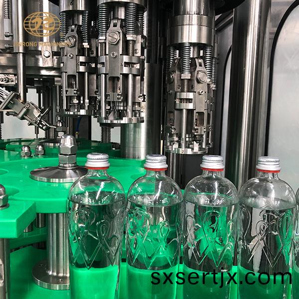 玻瓈缾碳(tan)痠(suan)飲料(liao)生産線