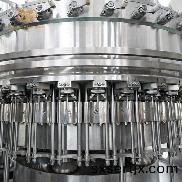 塑(su)料缾碳(tan)痠(suan)飲(yin)料生(sheng)産線